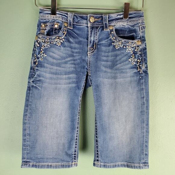 Miss Me Girl's Big Border Flap Pocket Embroidered Bling Bermuda Shorts Size 14 - Picture 2 of 10